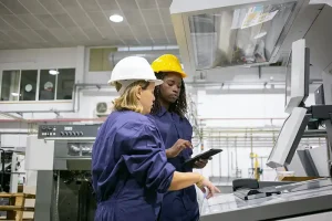 Marianne Orientation : conseillère en orientation scolaire et professionnelle à Toulouse. Illustration article réindustrialisation en France et écoles de production